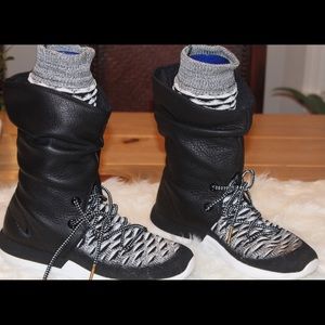 Nike Roshe HI Flyknit Sneaker Boots